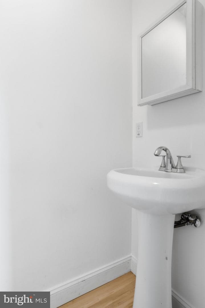 162 Georgia Avenue photo 8