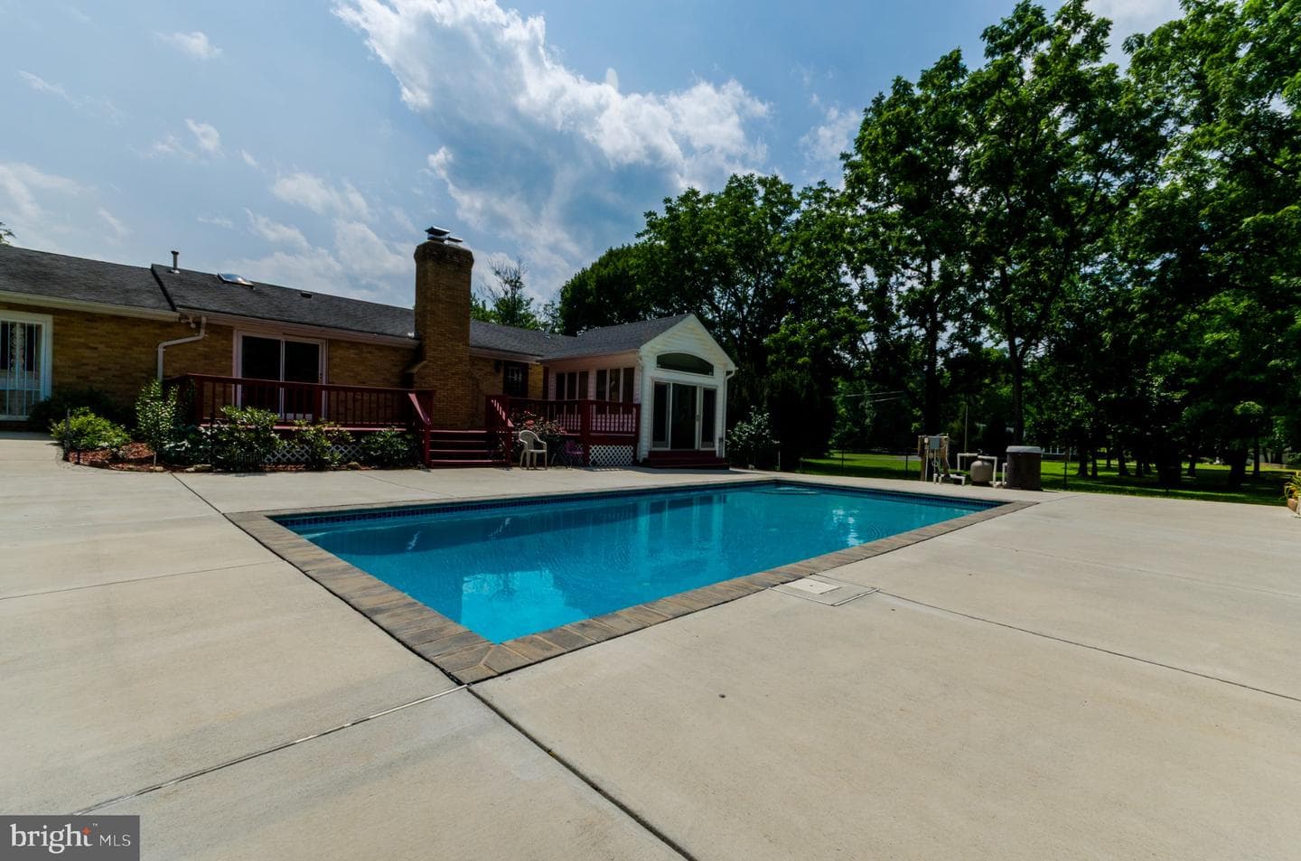 887 Woodbury Drive photo 3