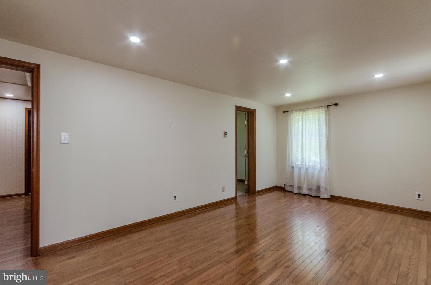 887 Woodbury Drive photo 41