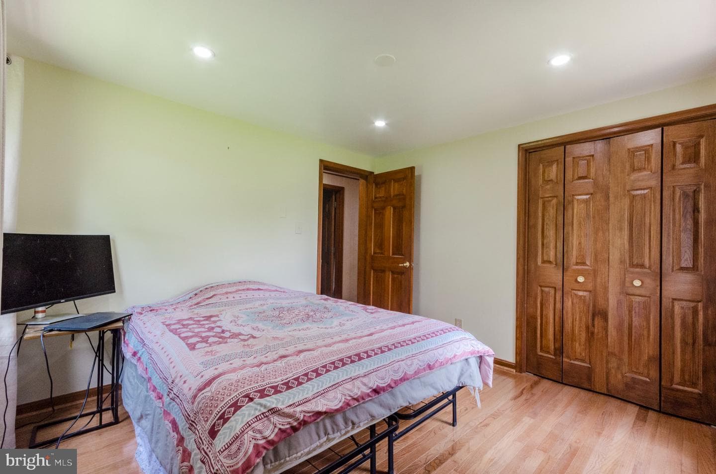 887 Woodbury Drive photo 45