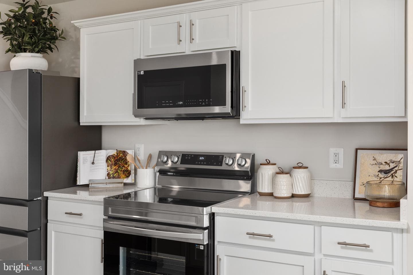 110 Thorton Avenue photo 35