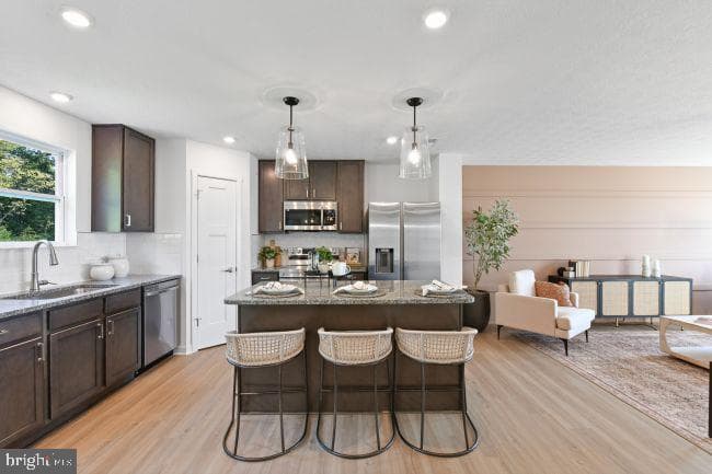70 Thorton Avenue photo 5