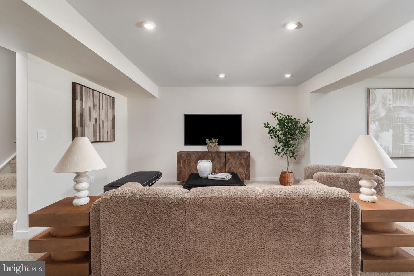90 Thorton Avenue photo 31