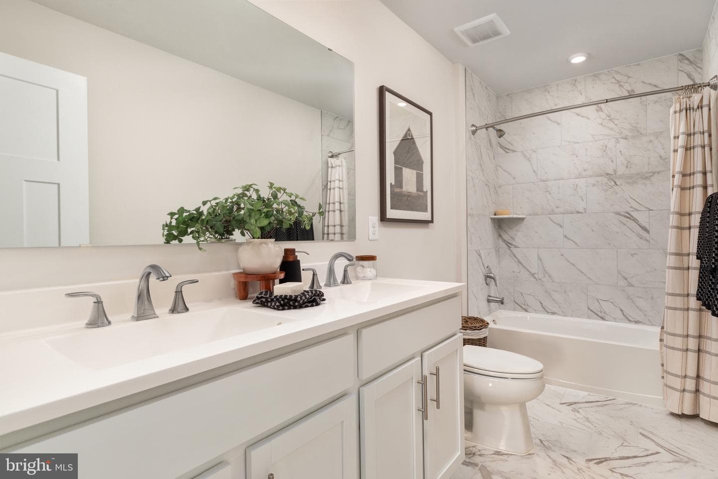 90 Thorton Avenue photo 7