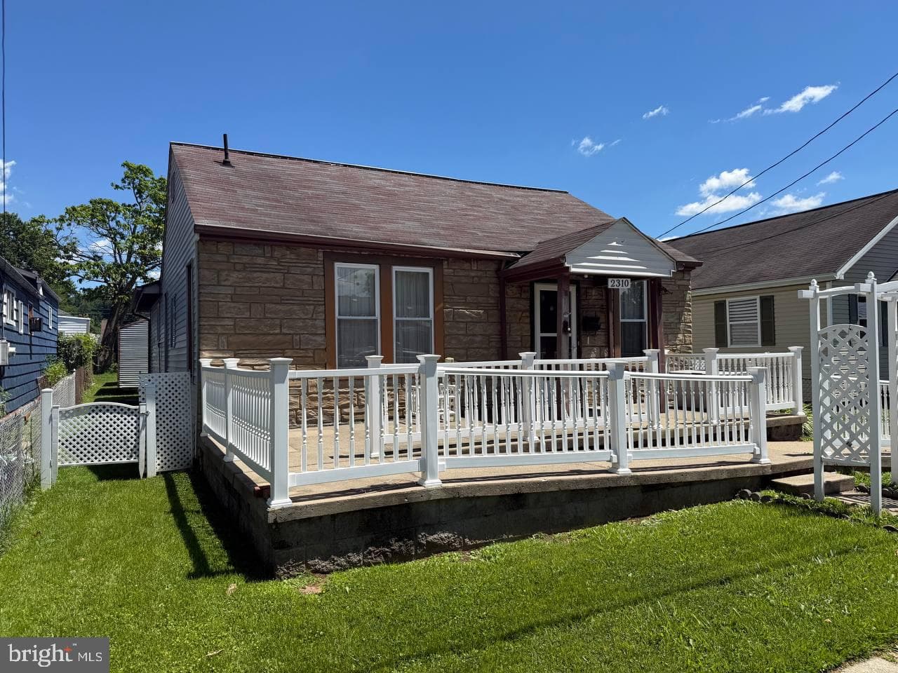 2310 Mckinley Ave photo 3