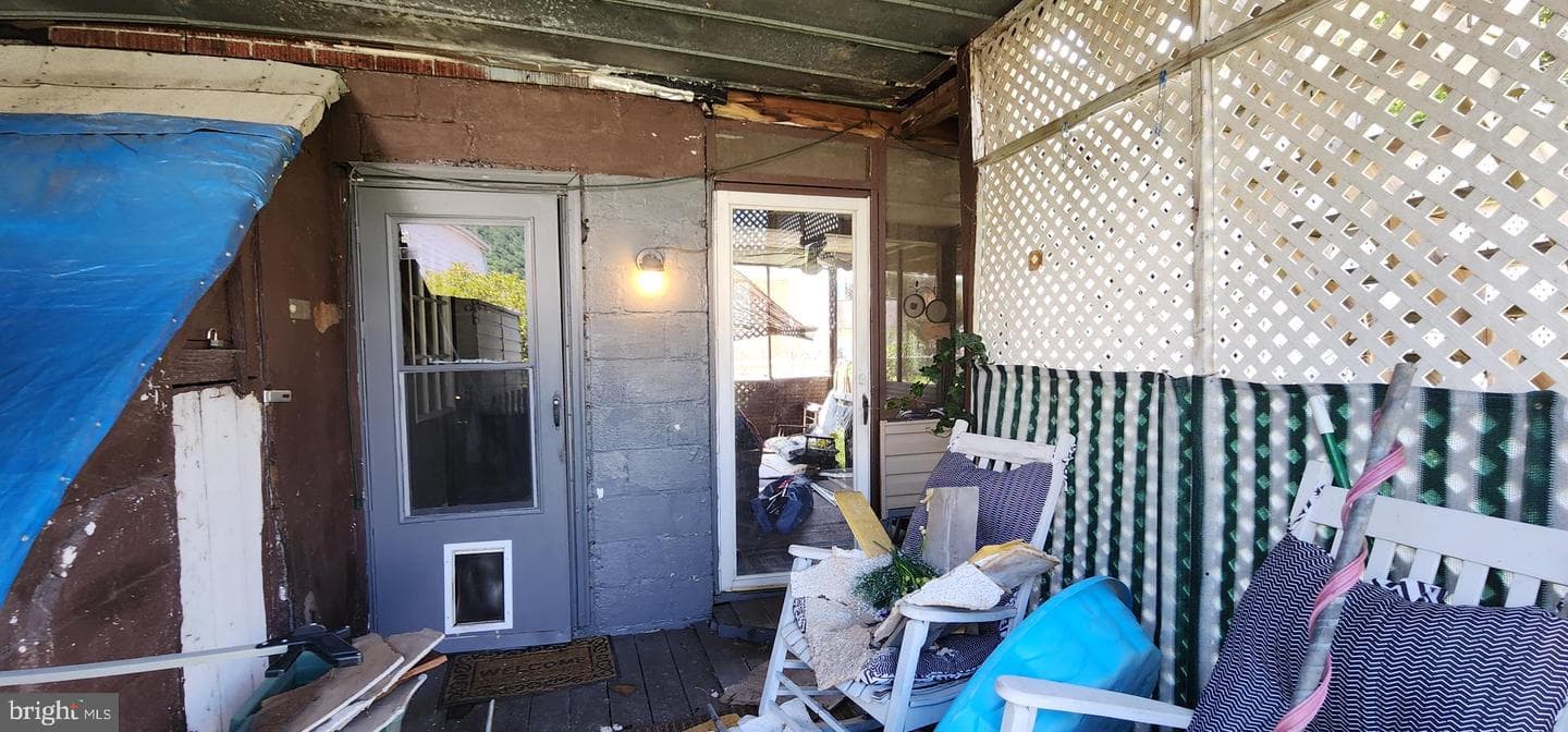 502 Alexander St photo 20