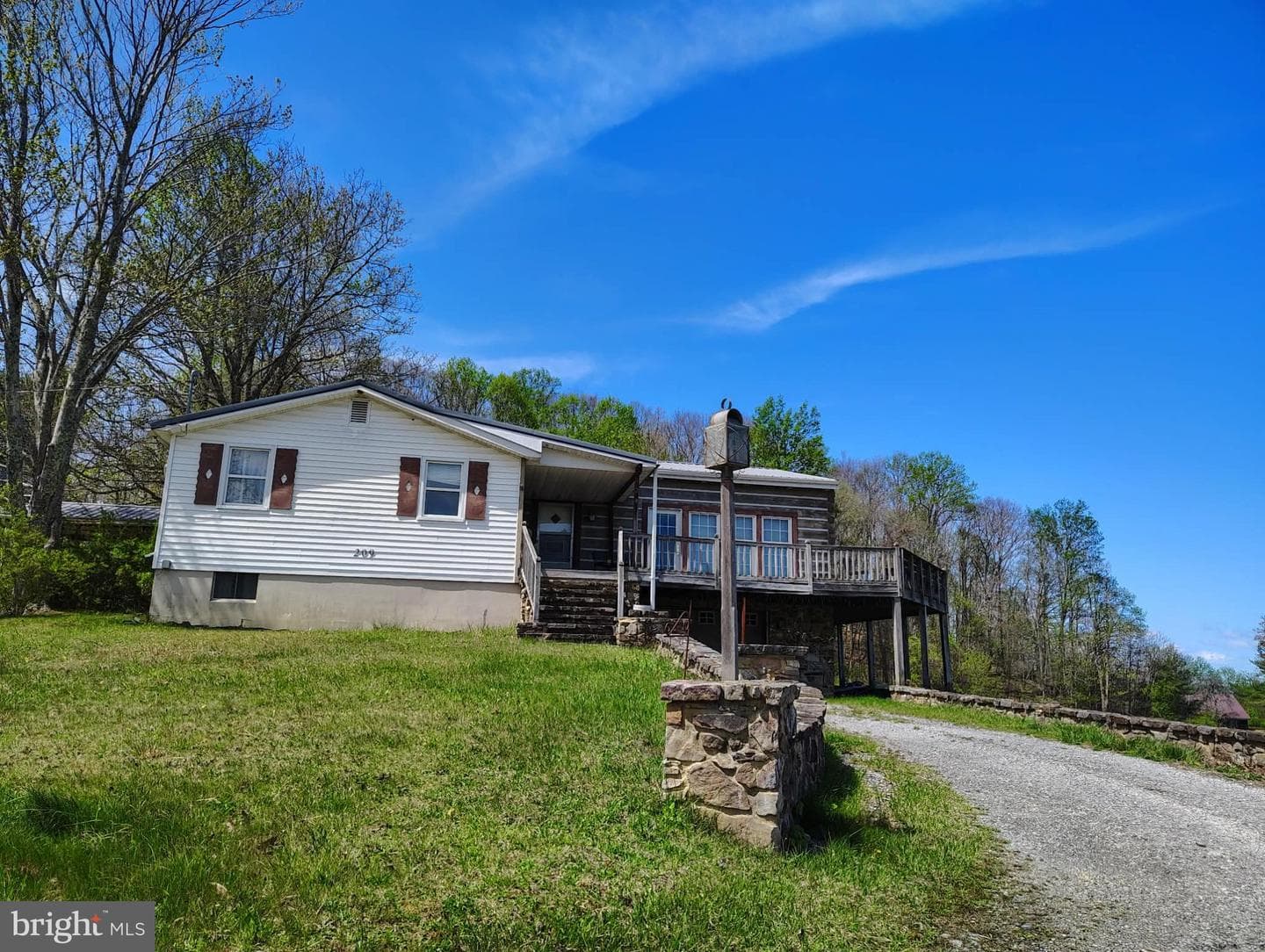 303 Willeva Road photo 1