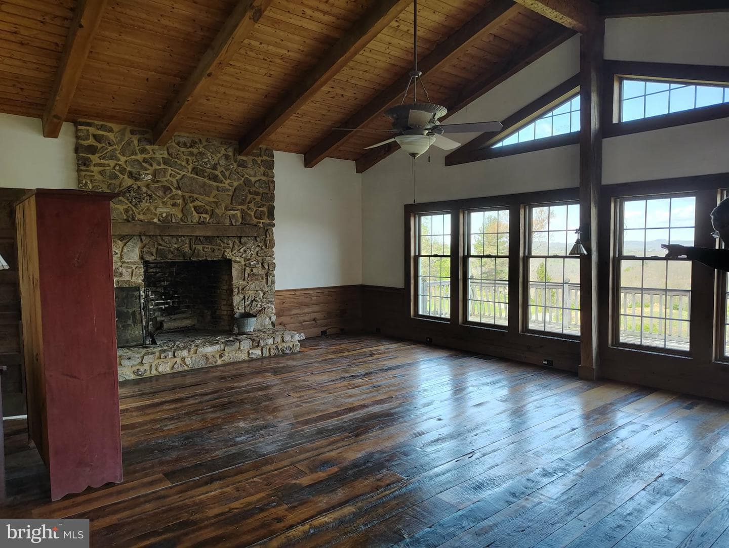 303 Willeva Road photo 5