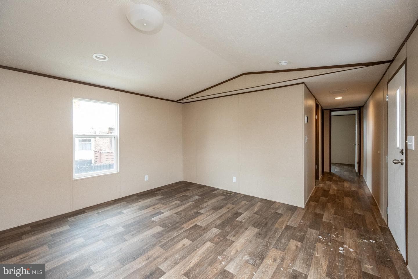 97 Saint Clair's Village photo 11