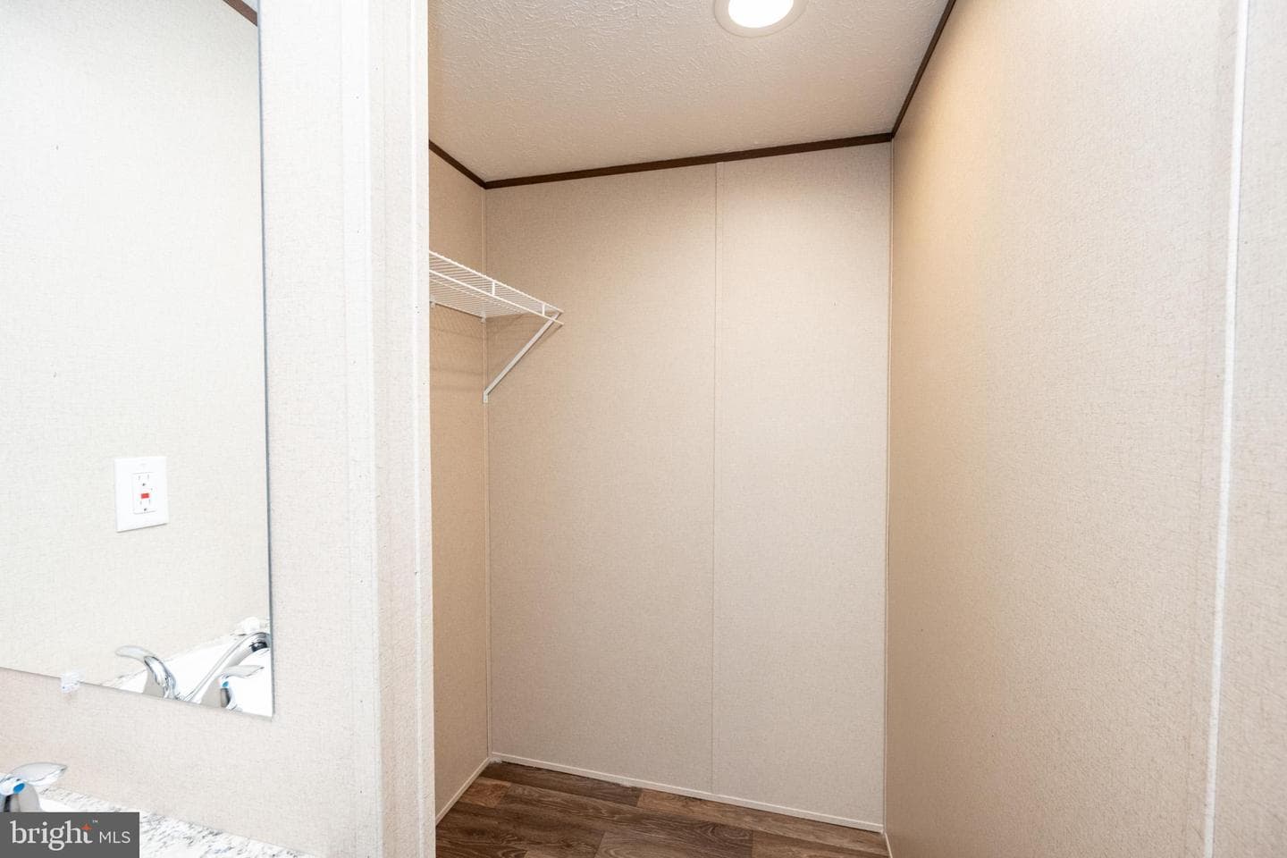 97 Saint Clair's Village photo 25