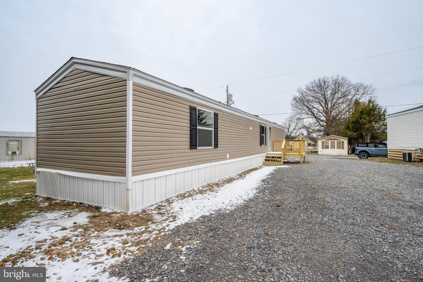 97 Saint Clair's Village photo 4