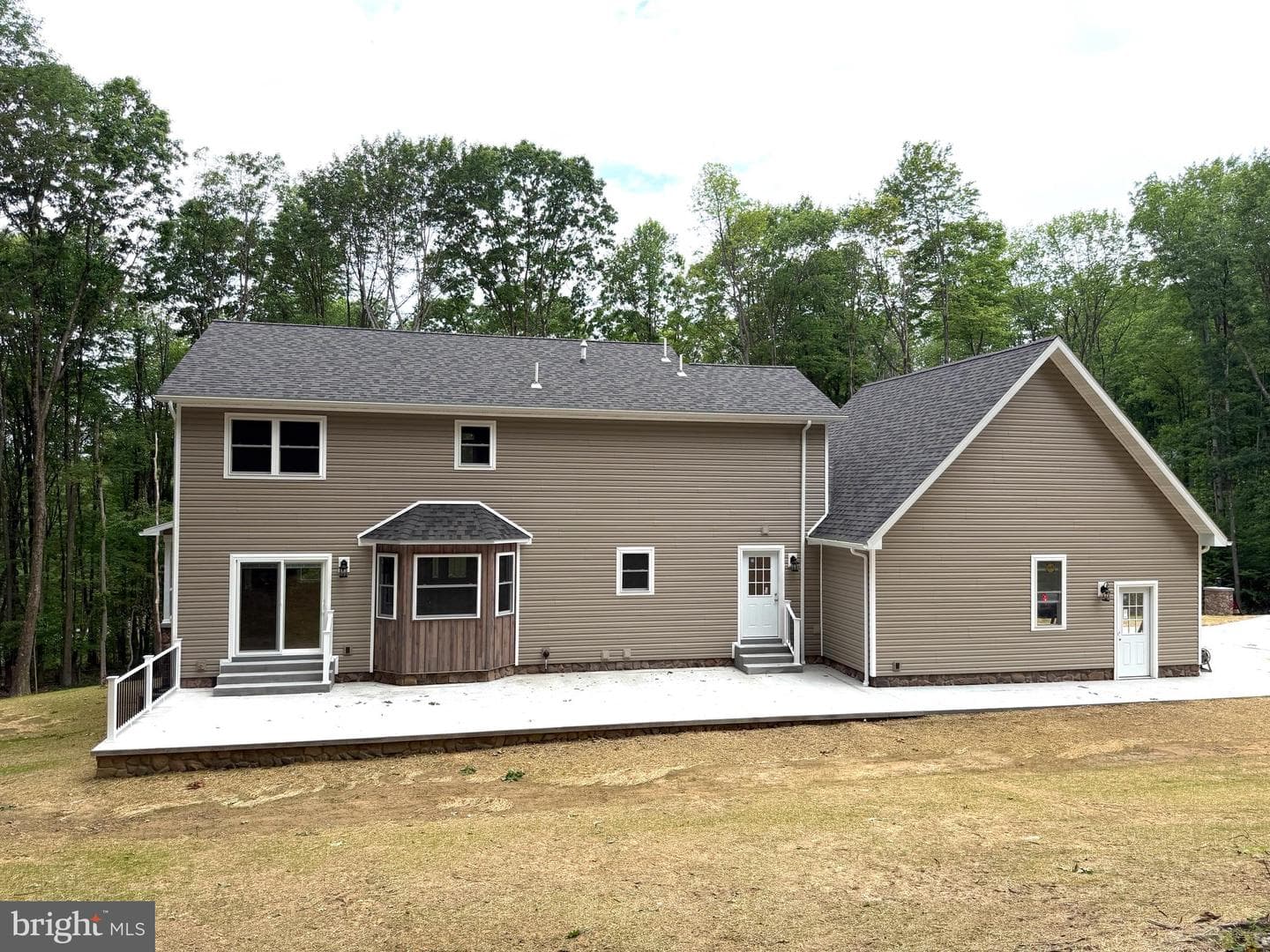 114 Dripping Spring Rd, Morgantown