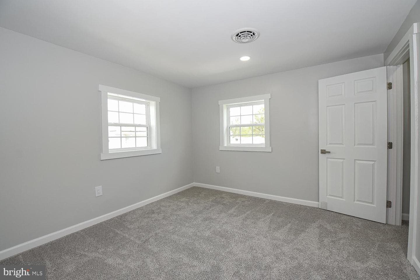 94 N Old Mill Drive photo 31