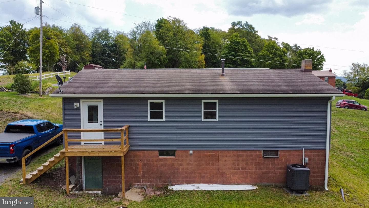 171 Walnut Street photo 2