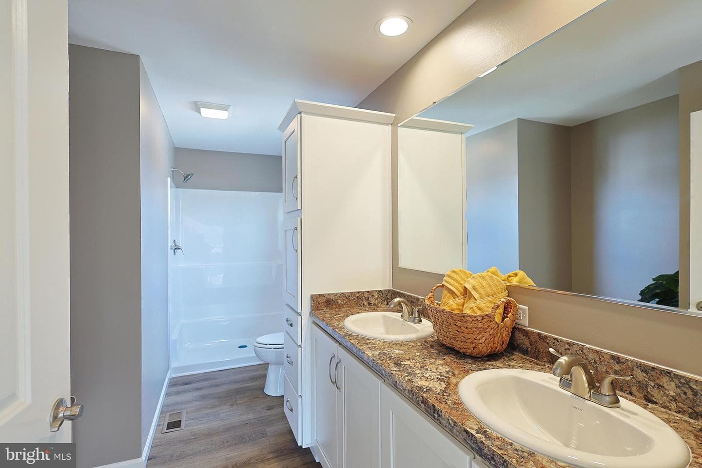 1525 Beacon Street photo 40