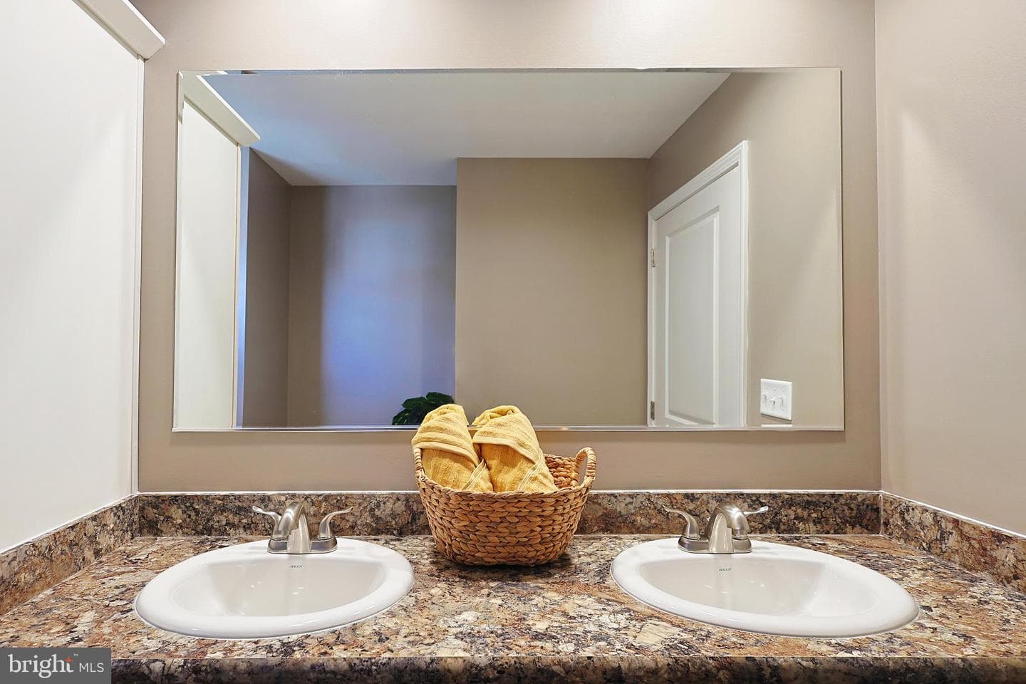 1525 Beacon Street photo 41