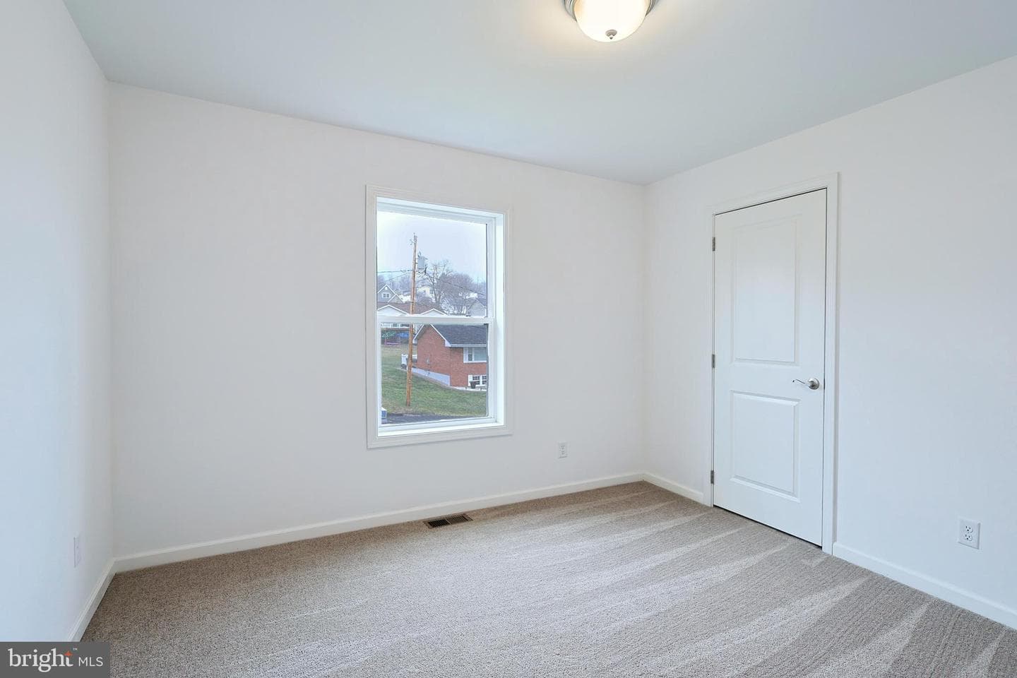 1525 Beacon Street photo 51