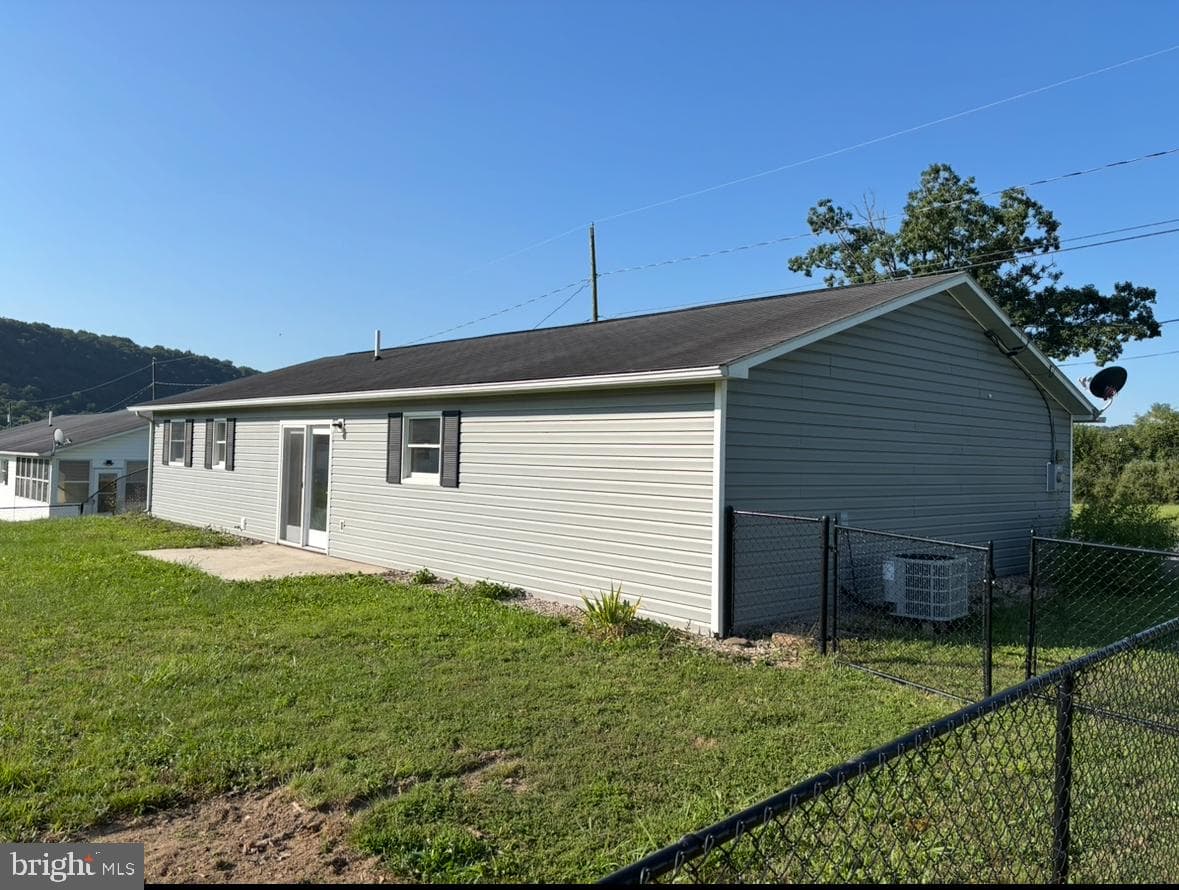 136 Meadow Street photo 6