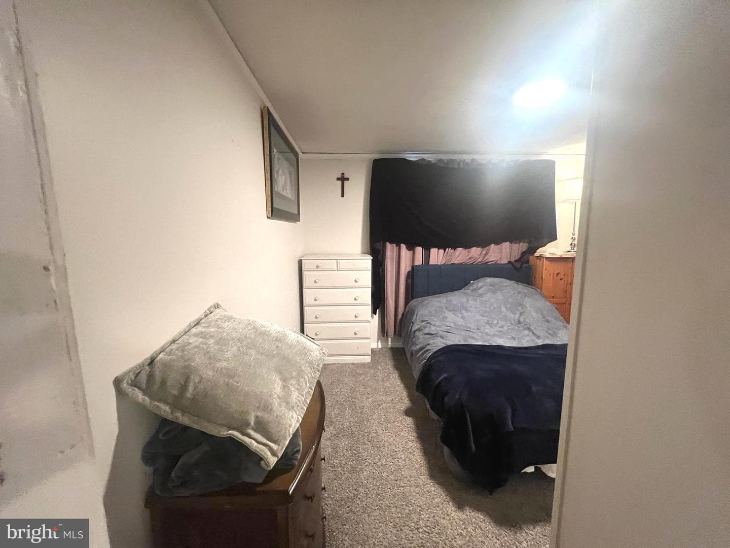 323 Richmond Street photo 15