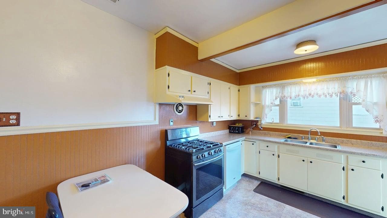 81 James Street photo 35