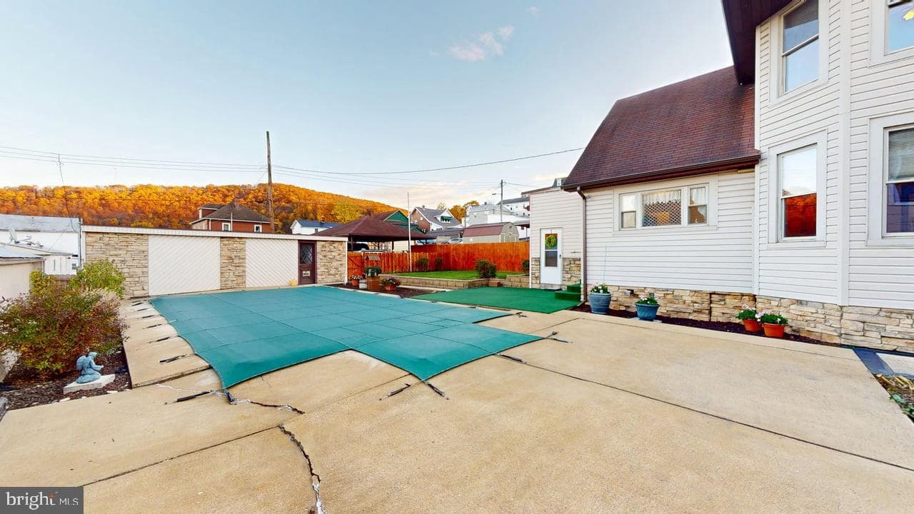 81 James Street photo 5