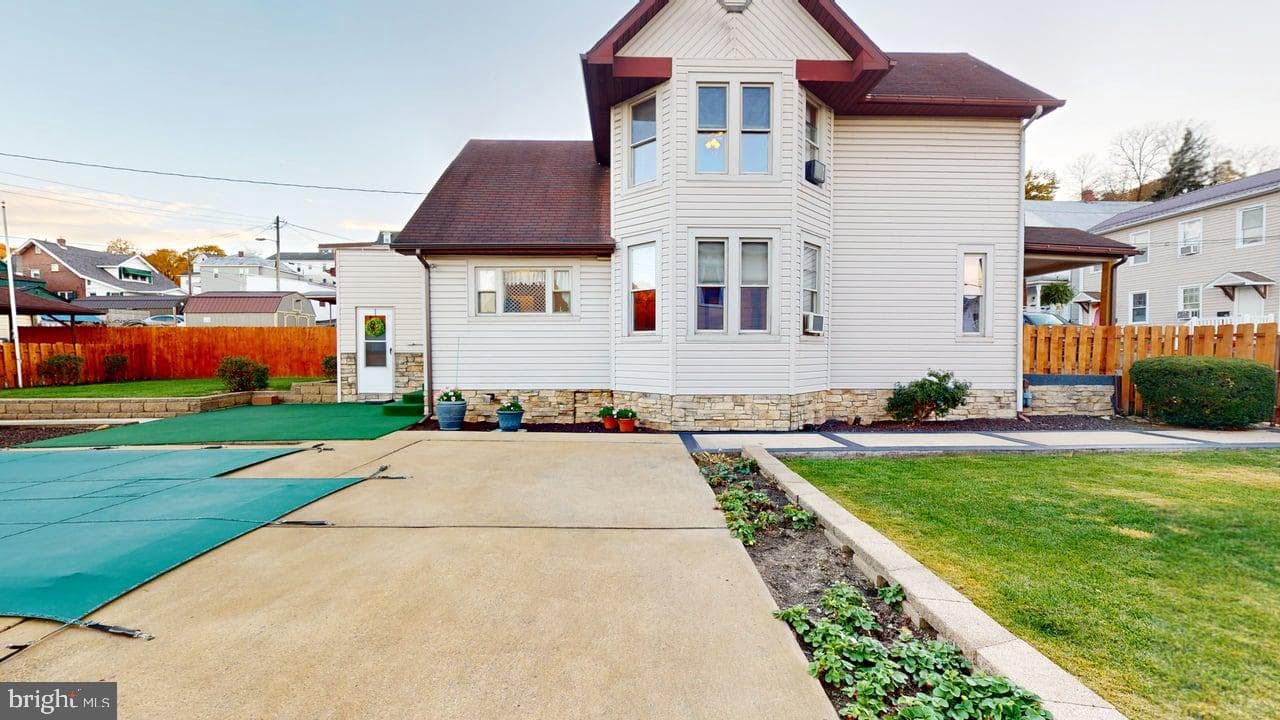81 James Street photo 56