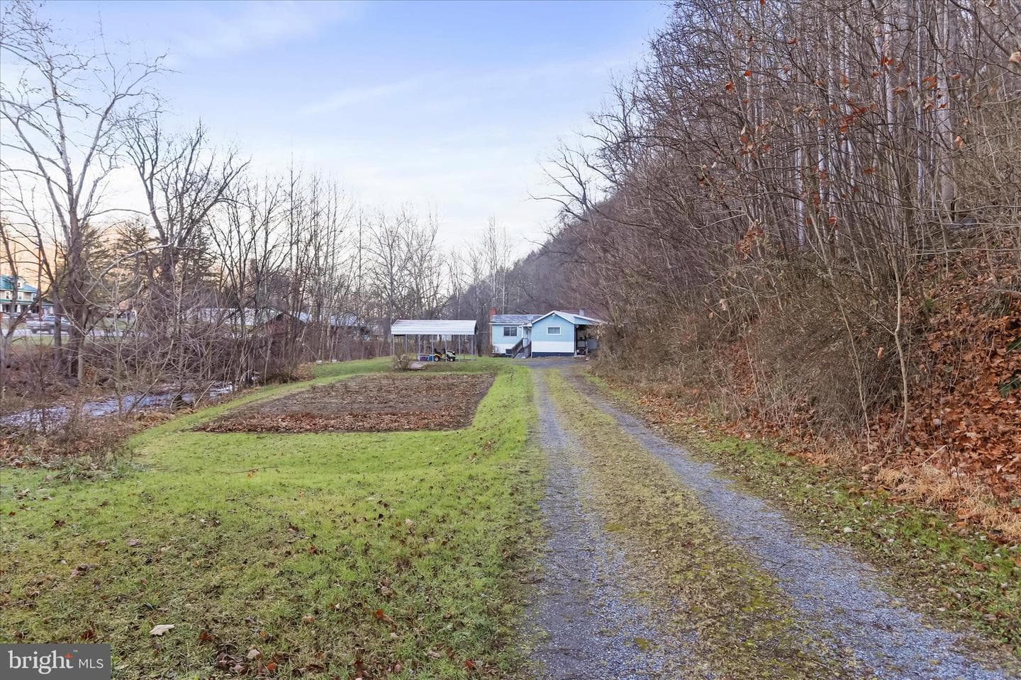 25 Helmick Lane photo 2