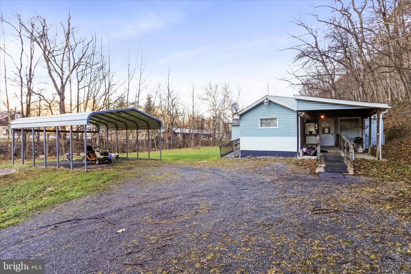 25 Helmick Lane photo 3
