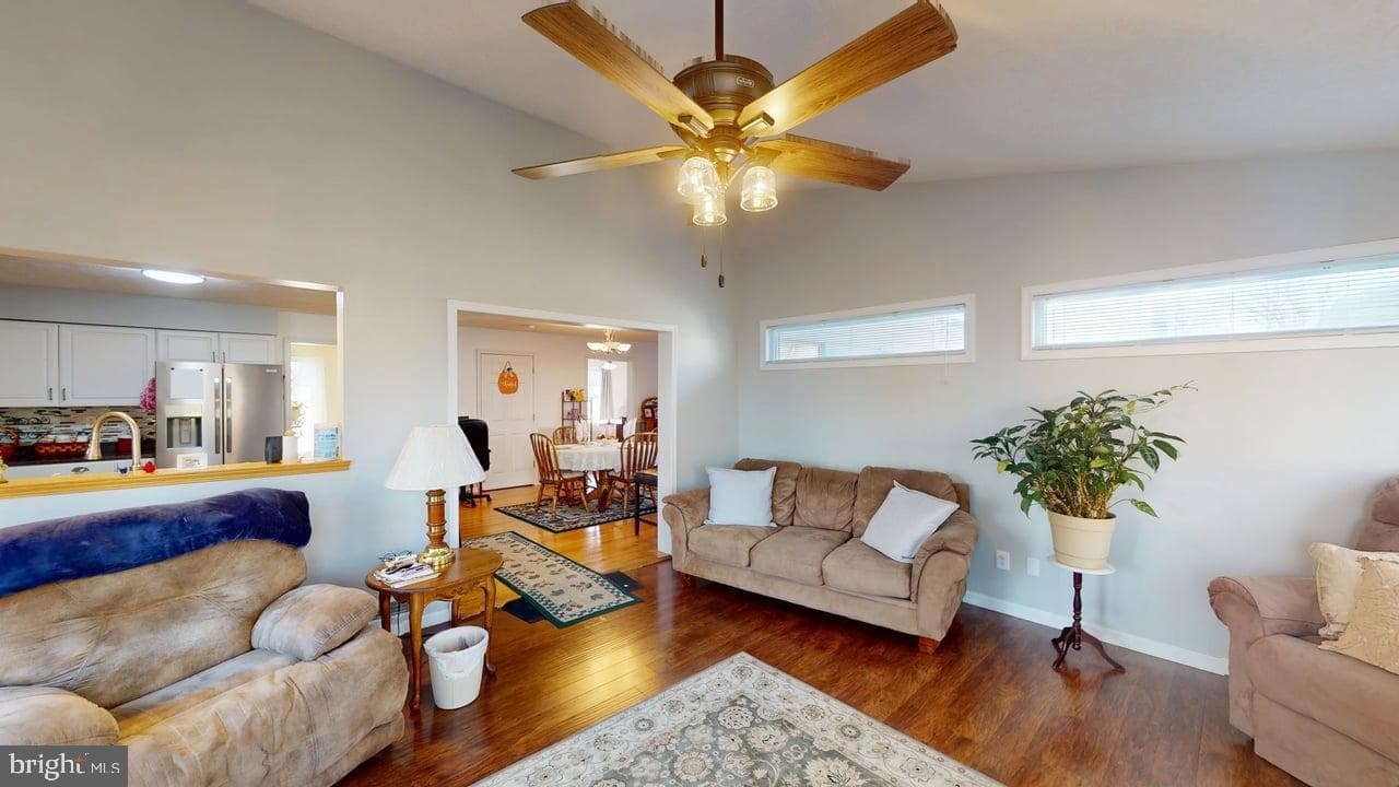 1560 Beacon Street photo 16