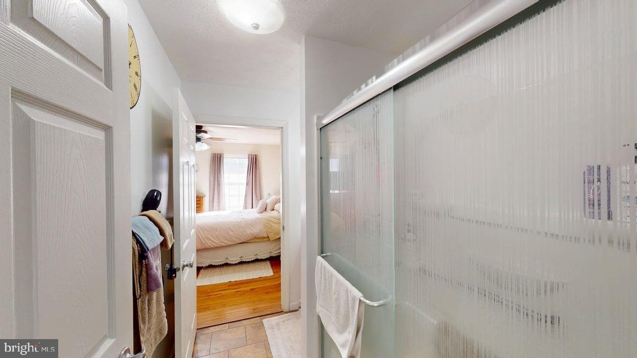 1560 Beacon Street photo 19