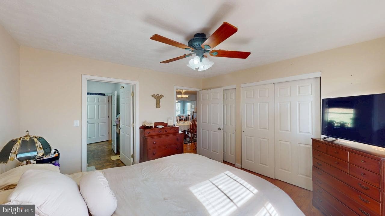 1560 Beacon Street photo 22