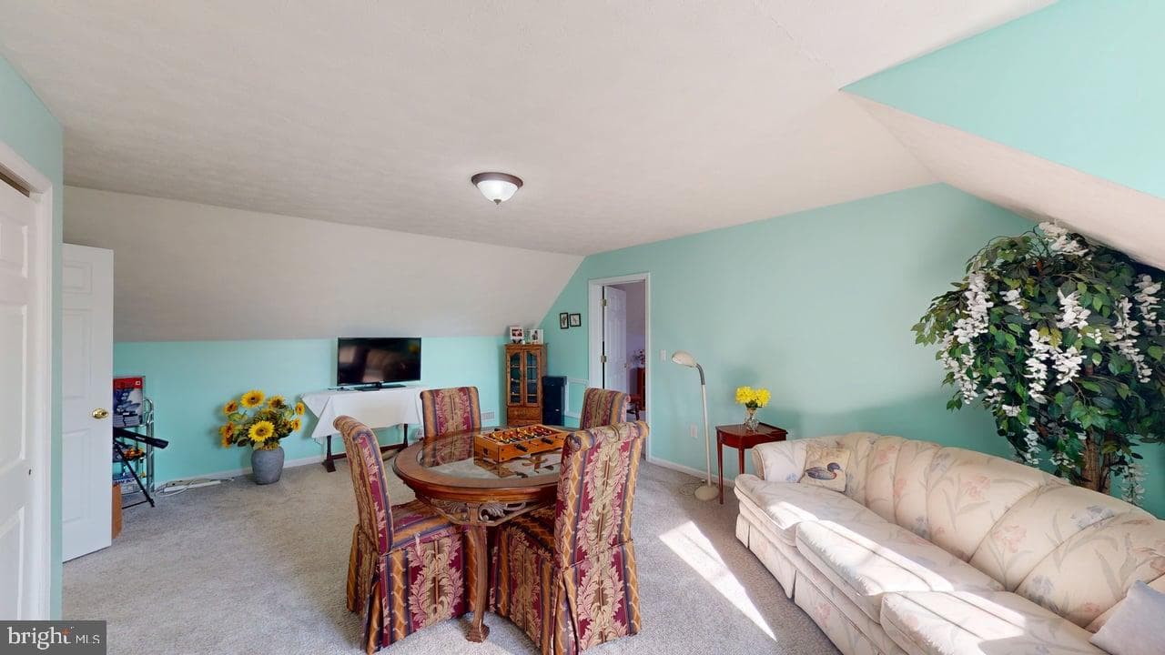 1560 Beacon Street photo 26