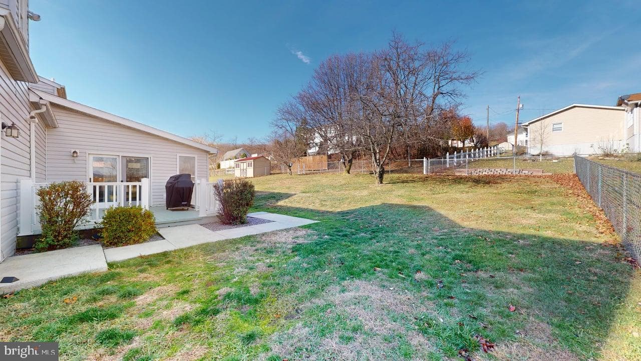 1560 Beacon Street photo 36