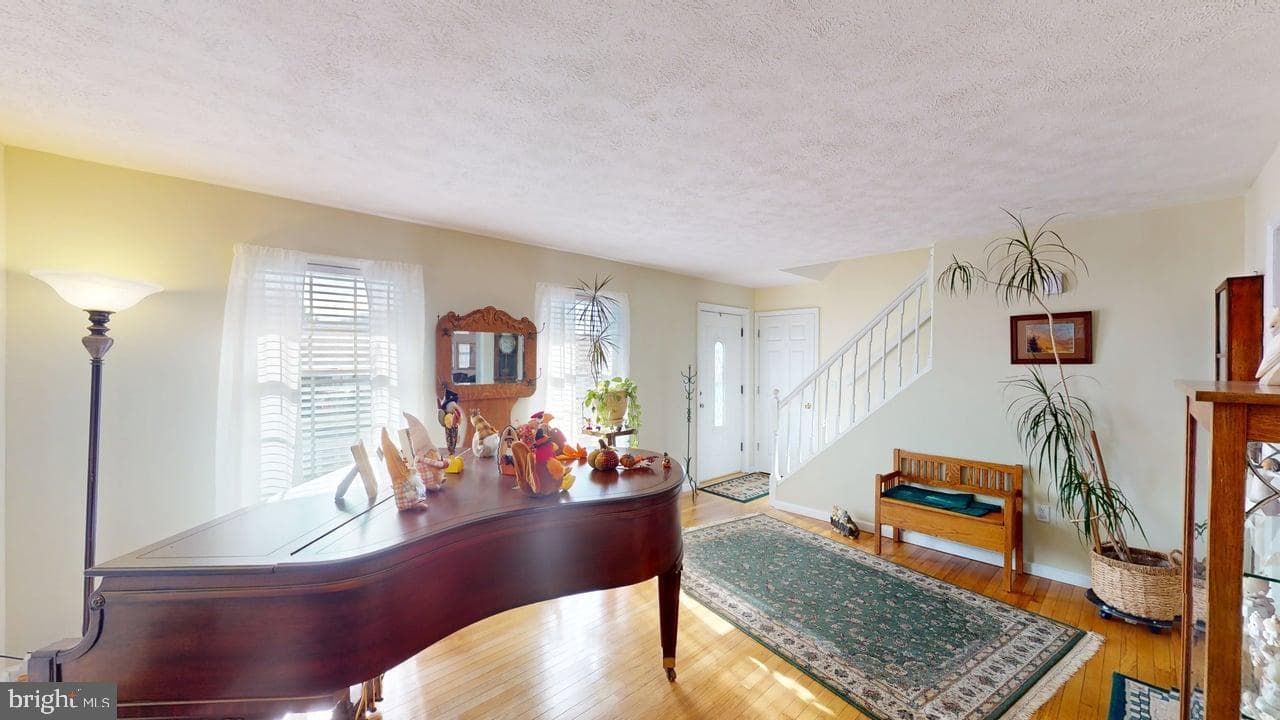1560 Beacon Street photo 7