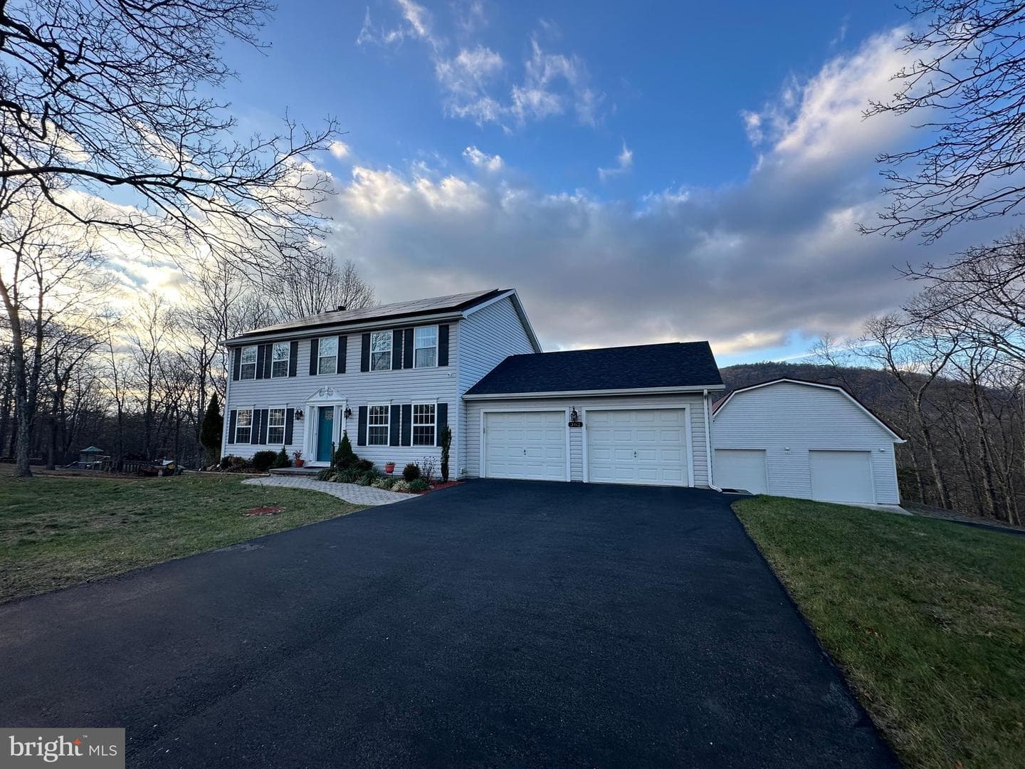 382 Ridgewood Drive photo 2