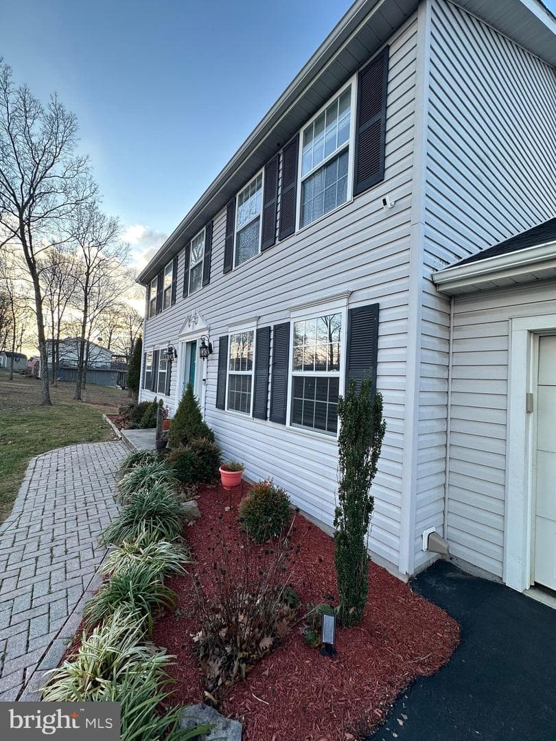 382 Ridgewood Drive photo 3