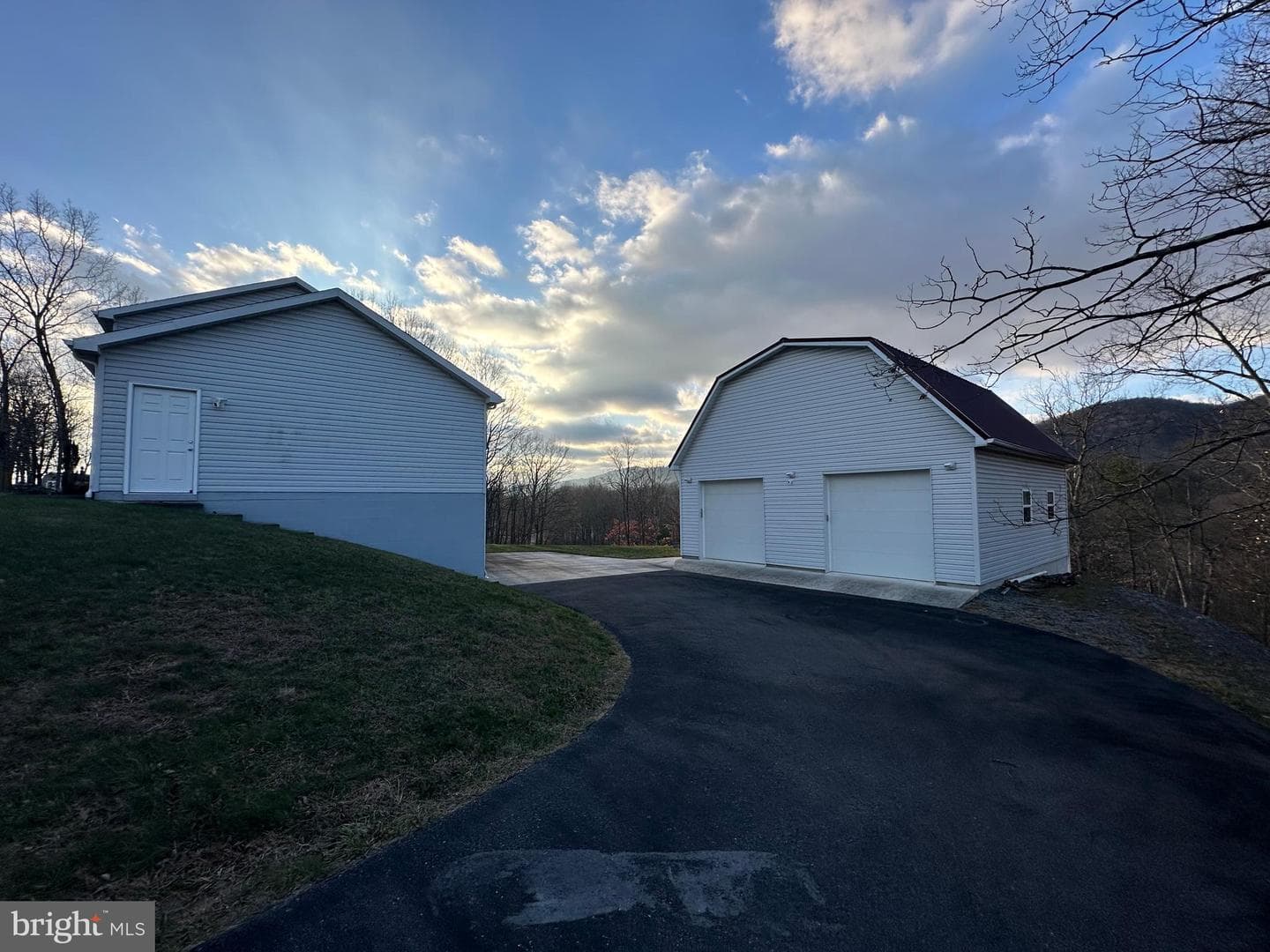 382 Ridgewood Drive photo 4