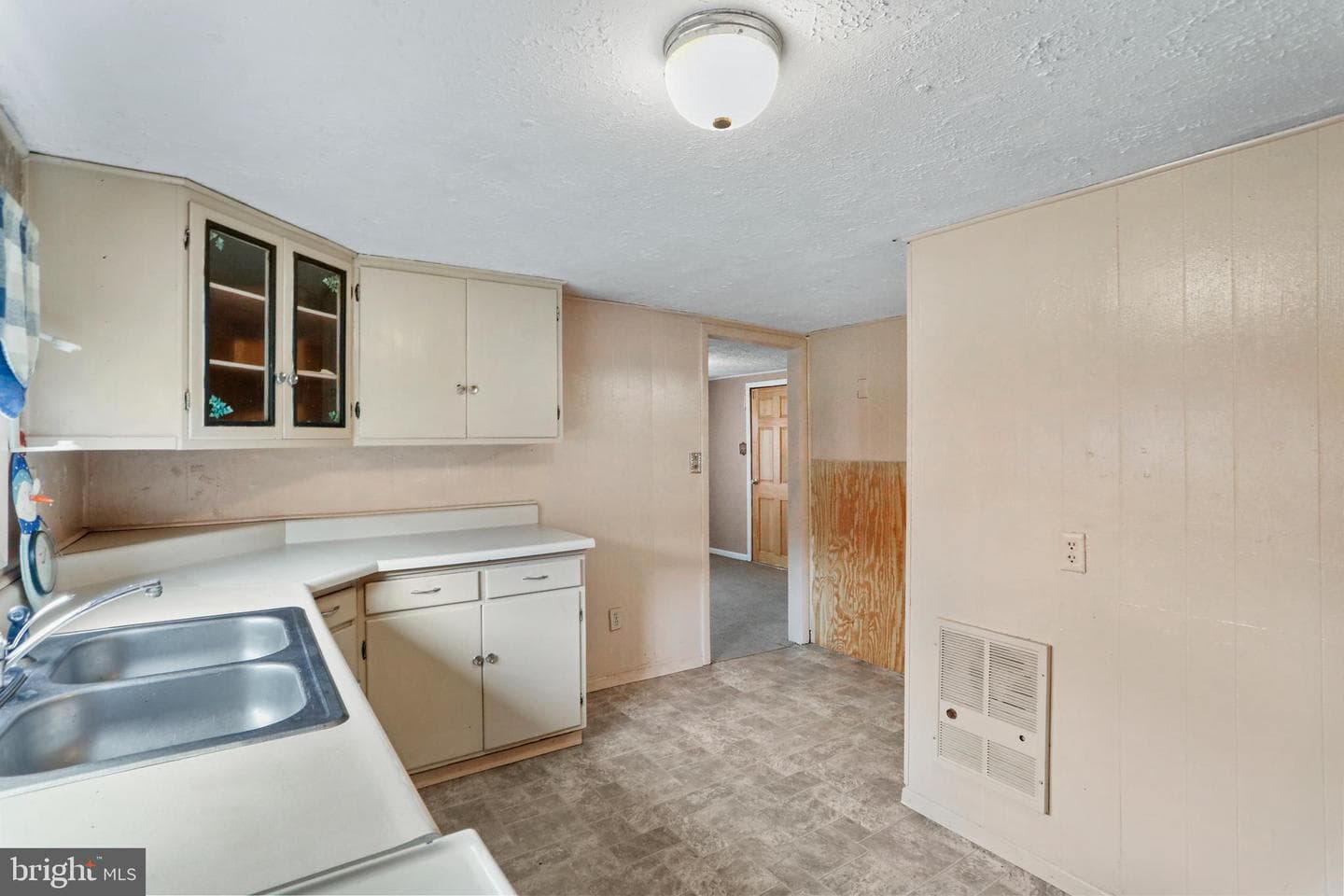 48 Wayland Drive photo 6