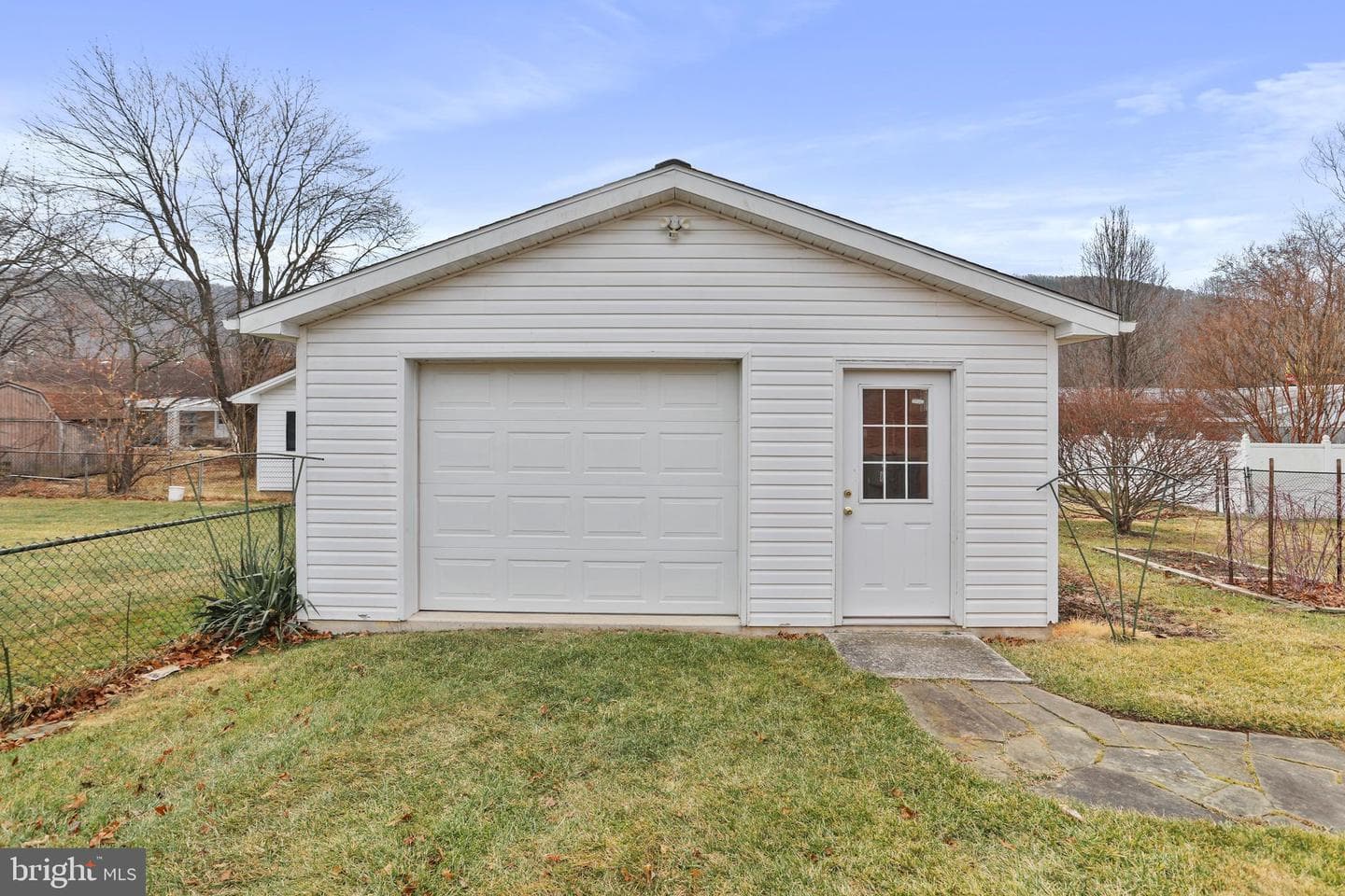 1345 Lynmar Street photo 38