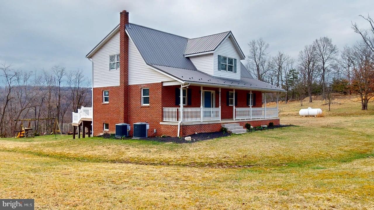 364 Katie Drive photo 2
