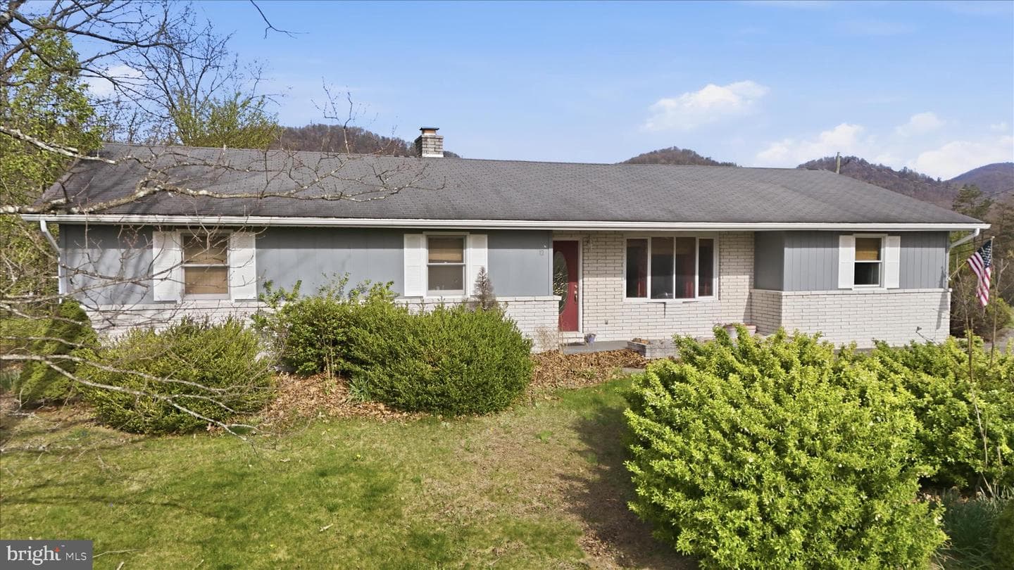 12 Juniper Drive photo 3
