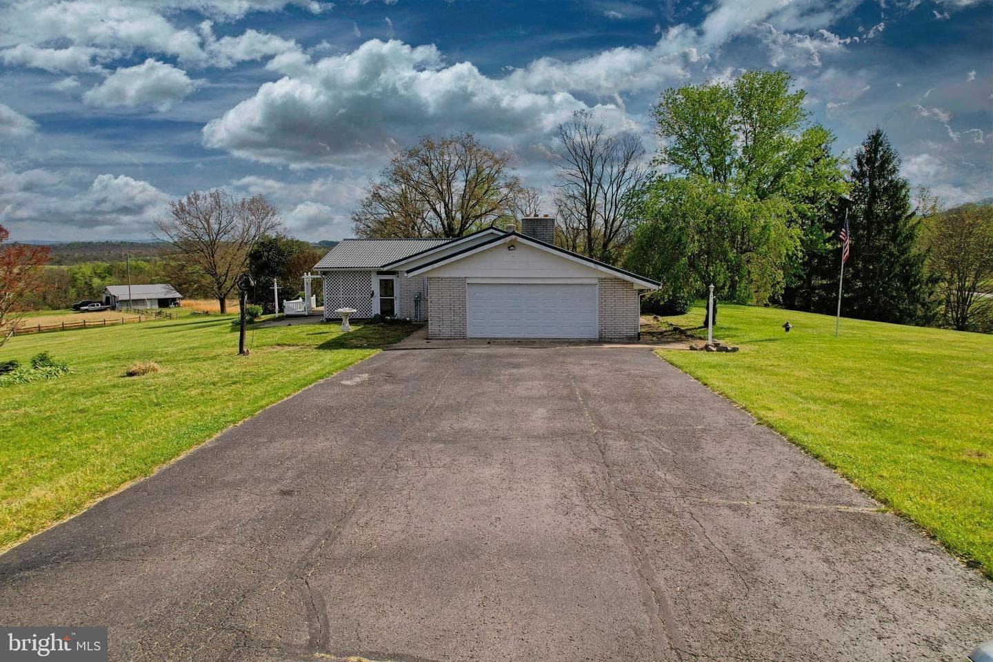 7977 Knobley Road photo 4