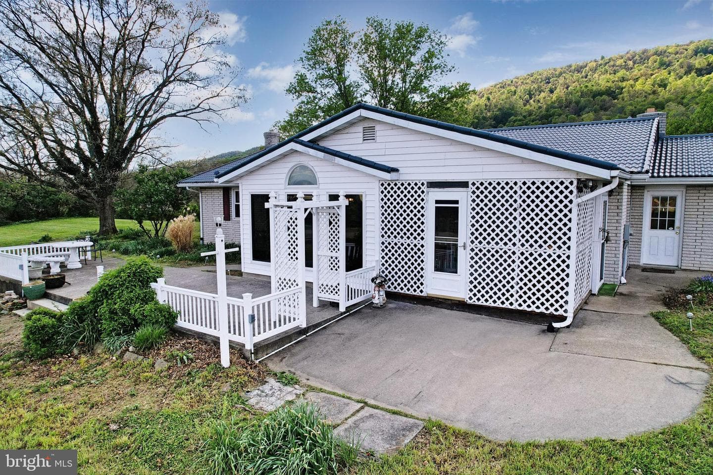 7977 Knobley Road photo 7