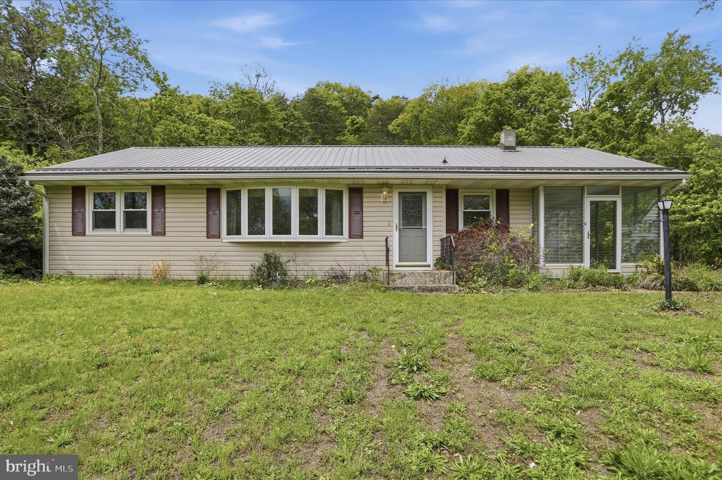 1076 Frankfort Highway