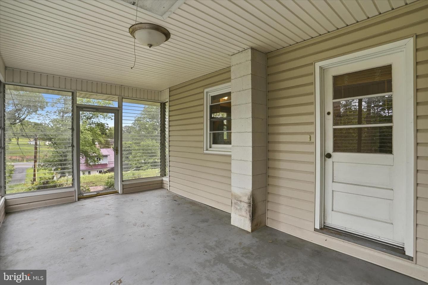 1076 Frankfort Highway photo 13