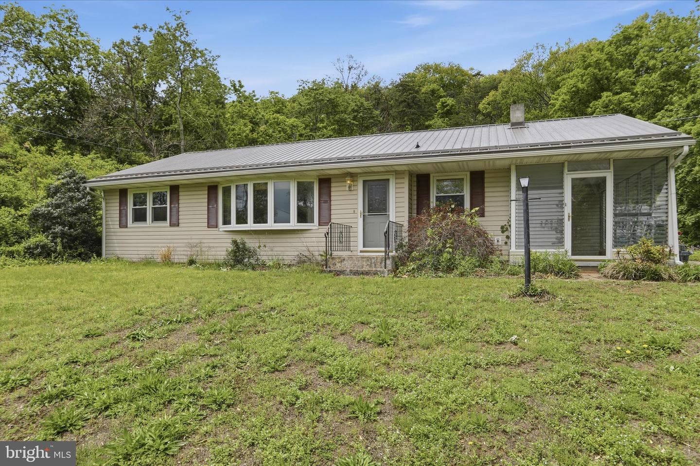 1076 Frankfort Highway photo 3