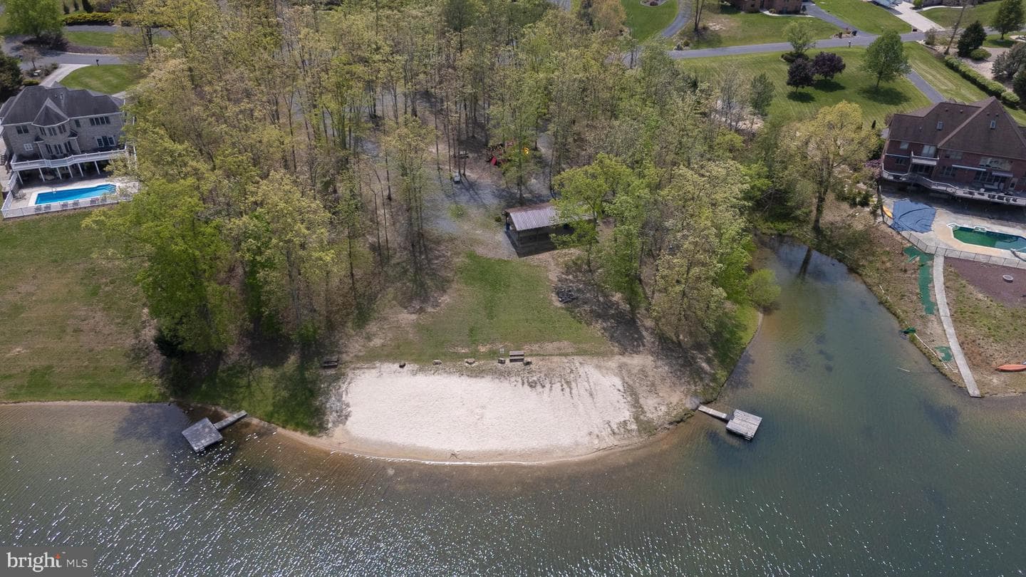 113 N Lakewood Drive photo 80