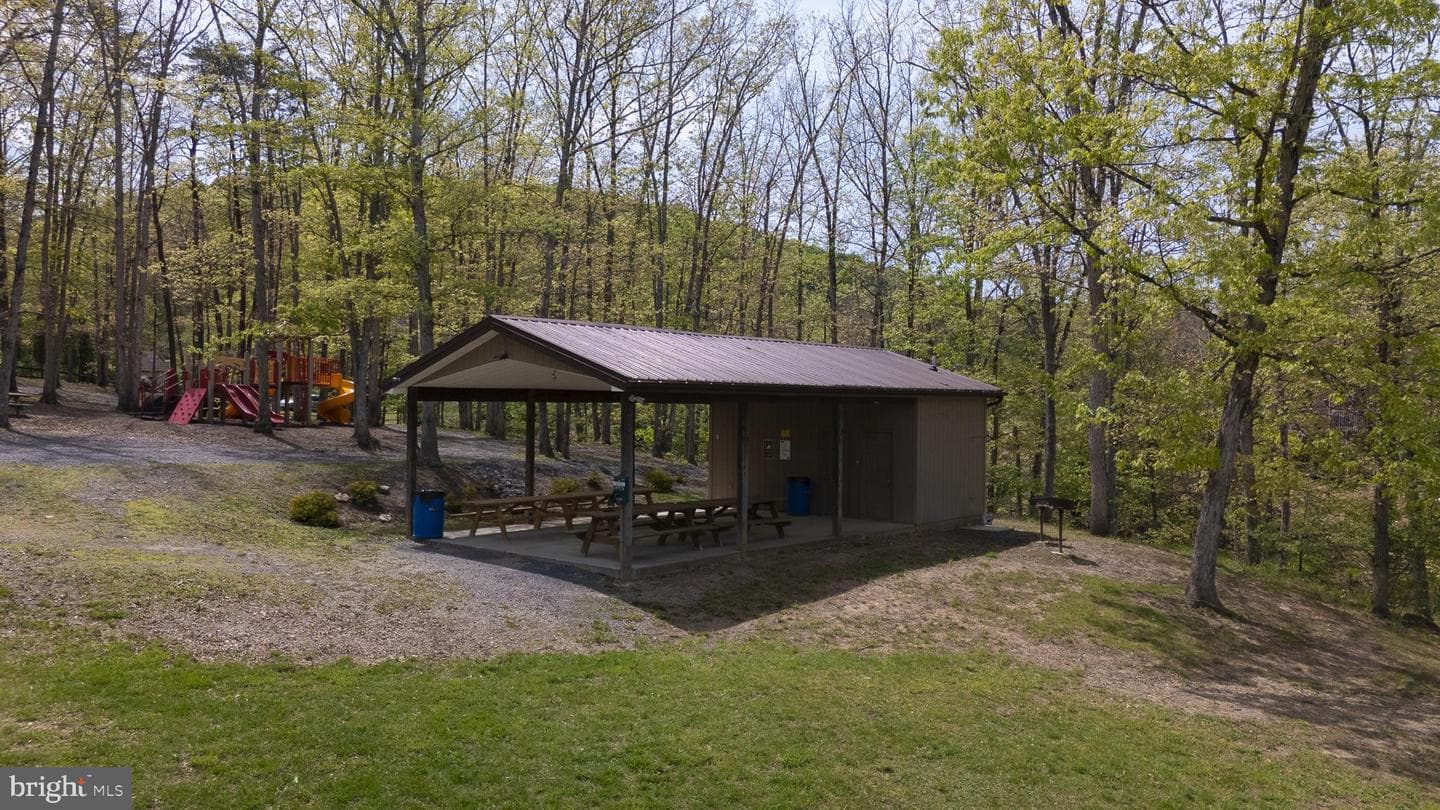 113 N Lakewood Drive photo 82