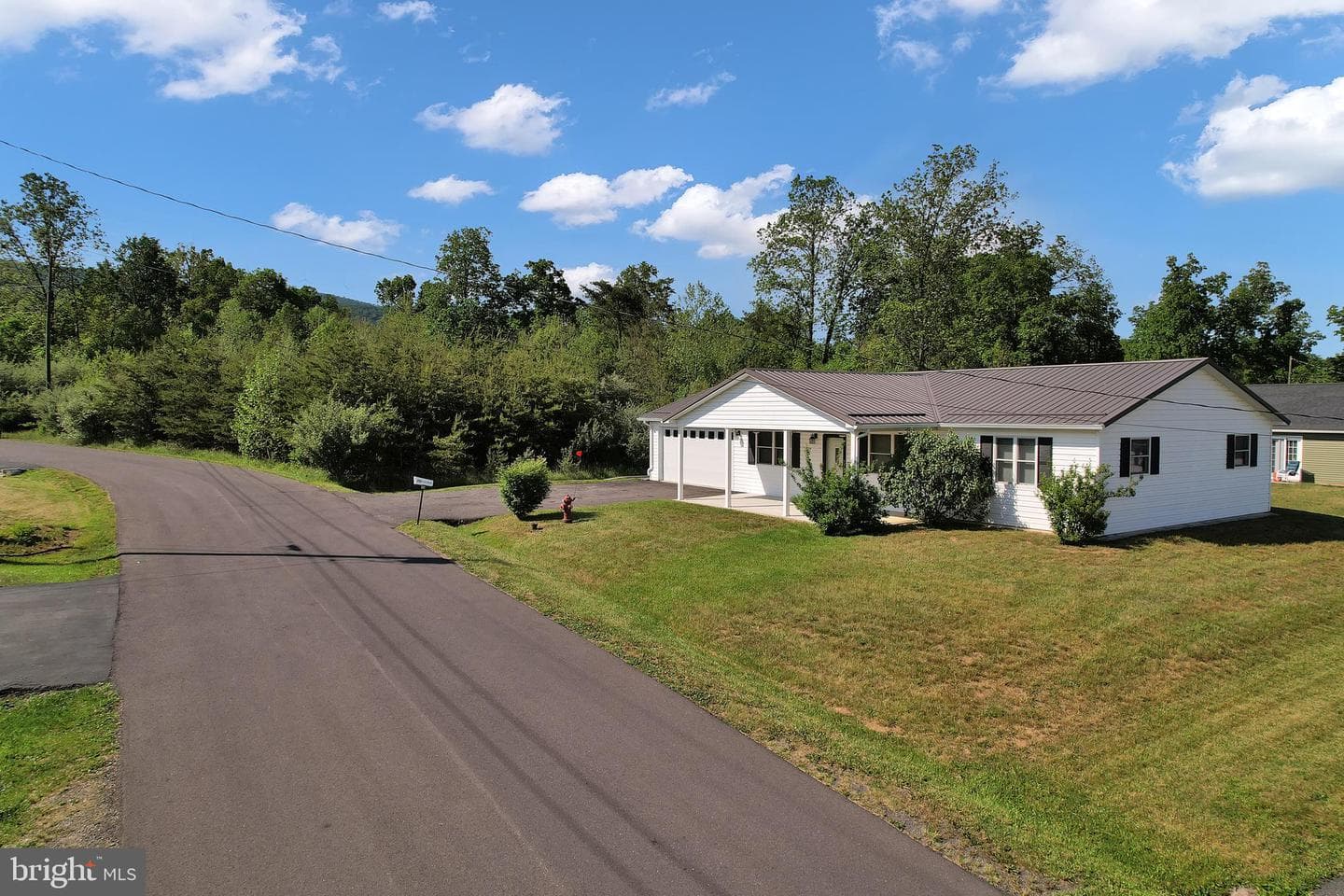 490 Inspiration Drive photo 2
