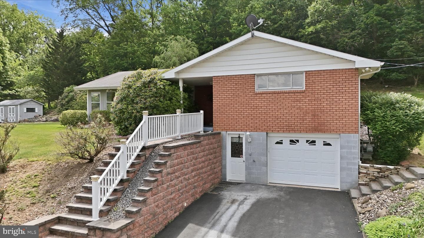 199 Buser Street photo 2